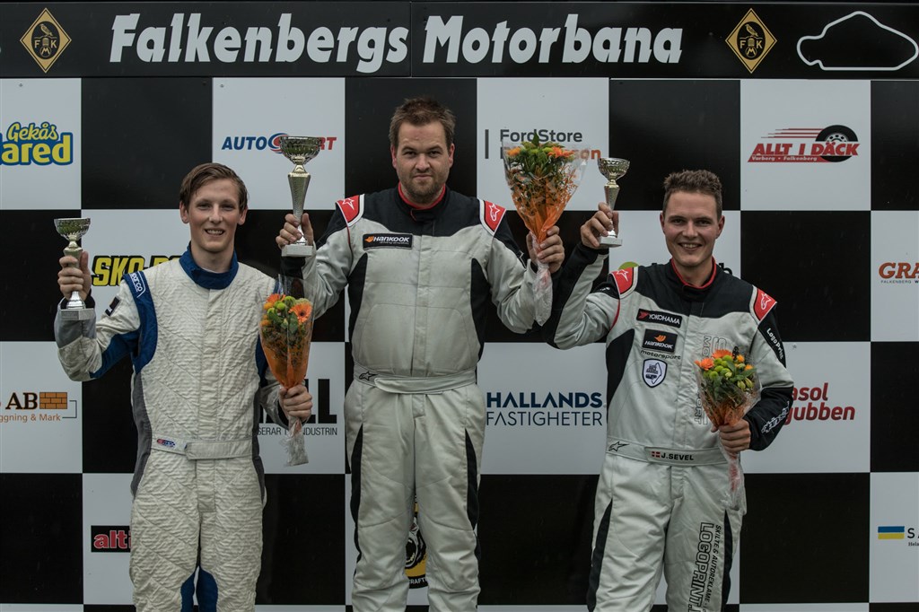 Podiet efter race 2 - Thomas Faraas vinder foran Erik Bertilsson og Jacob Sevel.
(Foto: Niklas Majgaard)
